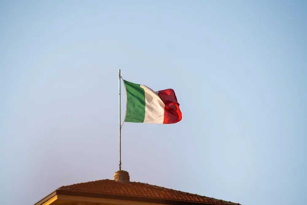 bandeira italiana representando as pessoas que querem tirar a cidadania italiana
