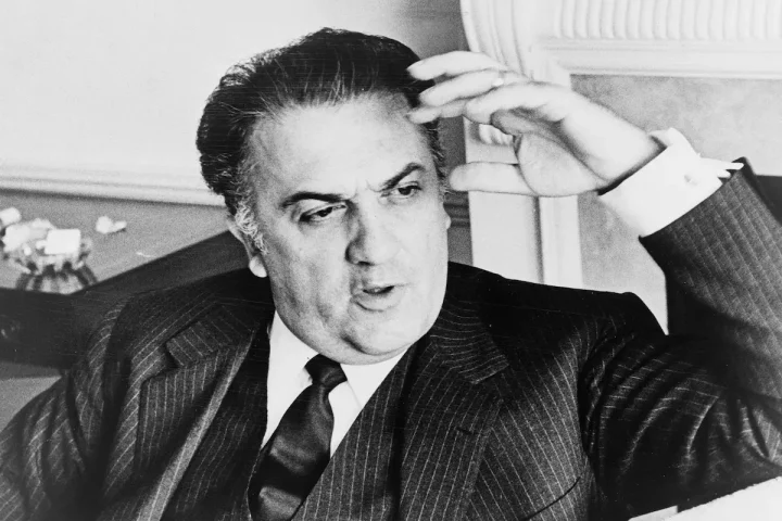 Descubra quem foi Federico Fellini, o mestre do cinema italiano, seus filmes icônicos e o legado que transformou o cinema mundial.