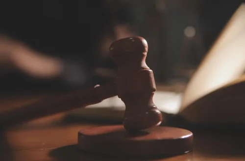 Julgamento em janeiro de 2026 decidirá se o Decreto-Lei n.º 36/2025 sobre cidadania italiana poderá ter validade retroativa.