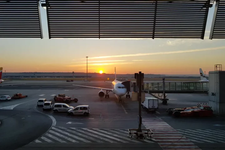 Conheça os principais aeroportos na Itália e veja qual é o ideal para sua viagem. Descubra conexões, companhias e dicas úteis com a io.gringo.