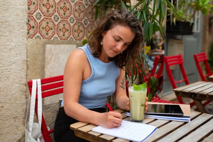 Veja como aprender italiano para viagens de forma rápida, prática e funcional, com dicas de estudo, vocabulário essencial e pronúncia.