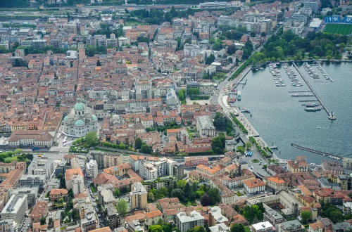 Principais discussões sobre a cidadania italiana: Foto aérea da cidade de Como