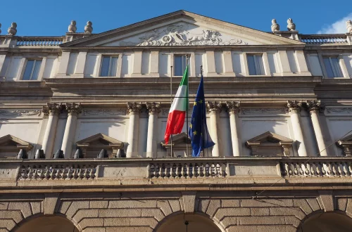 Cidadania italiana no consulado: Foto do teatro de Milão