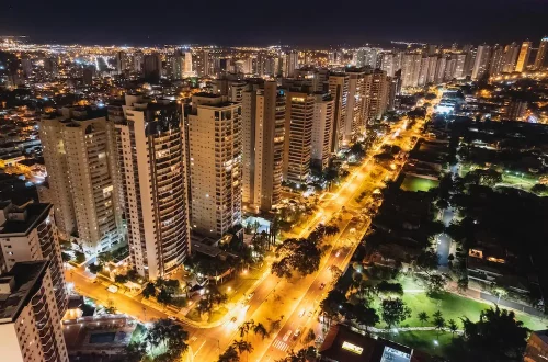 Cidadania italiana em Ribeirão Preto: Foto noturna aérea da cidade