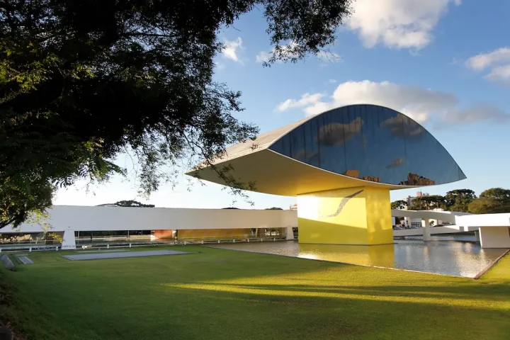 Consulado Italiano de Curitiba: Foto do Museu Oscar Niemeyer