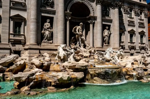 Foto da Descubra a Fontana di Trevi durante o dia