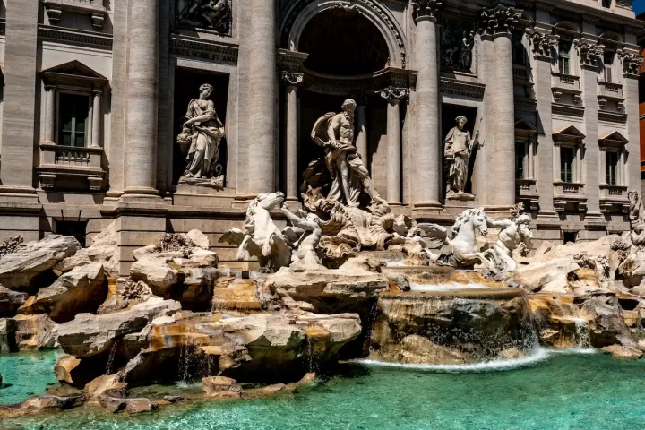 Foto da Descubra a Fontana di Trevi durante o dia