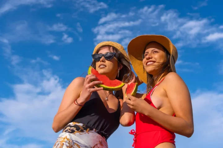 Entenda o que é o Ferragosto na Itália, sua origem histórica, tradições culturais e como o feriado impacta o cotidiano italiano.