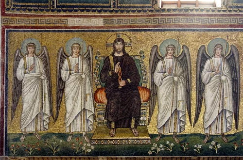 Descubra a herança bizantina na Itália pelos mosaicos de ouro de Ravena, Veneza e Sicília e o simbolismo por trás dessas obras-primas.