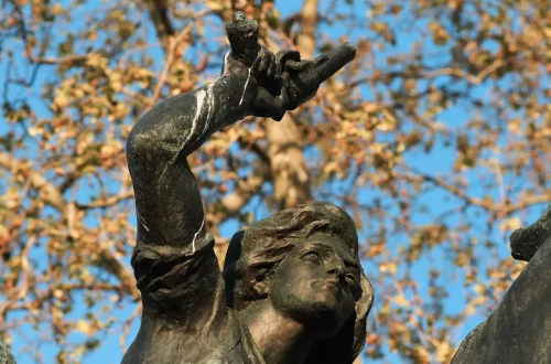 Mulheres italianas: Foto da estátua de bronze de Anita Garibaldi no Janículo, em Roma.