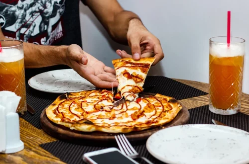 Influência italiana no Brasil: entenda como a imigração italiana moldou a gastronomia brasileira, da pizza às massas e hábitos à mesa.