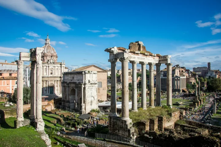 Legislação italiana: Foto das ruínas do Fórum romano, em Roma