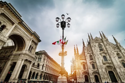 Novas regras para cidadania italiana em 2025: limite geracional, residência do ascendente, filhos menores, reaquisição e via judicial. Entenda tudo.