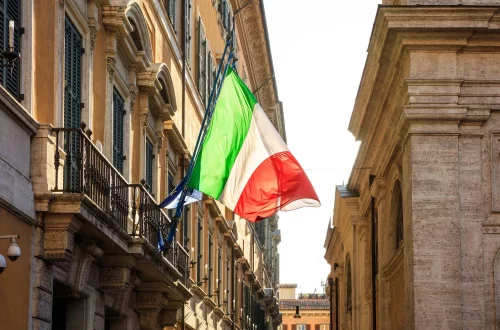 Confira o checklist completo das novas regras para cidadania italiana em 2025 e 2026: quem tem direito, documentos necessários e prazos importantes.