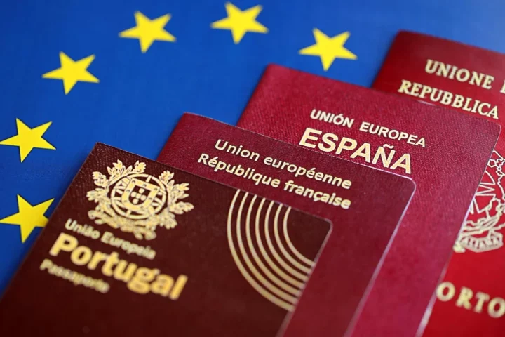 Entenda como funciona o sistema de vistos na União Europeia, regras, e exigências para brasileiros. Guia completo e atualizado para viajar com segurança.